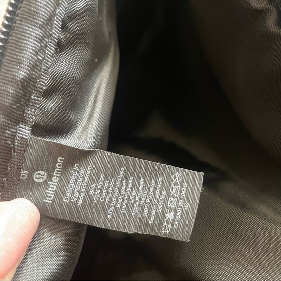 Lululemon Early Embark Mens Black Backpack with luggage strap - Picture 11 of 13